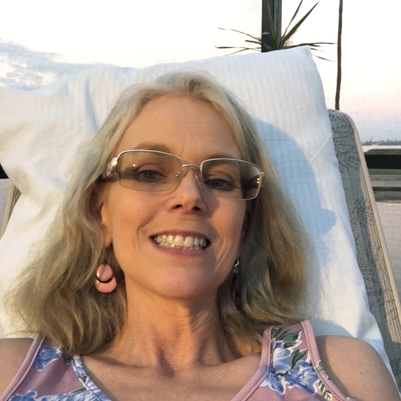 Meet your Posher, Kathy - Picture 1 of 1